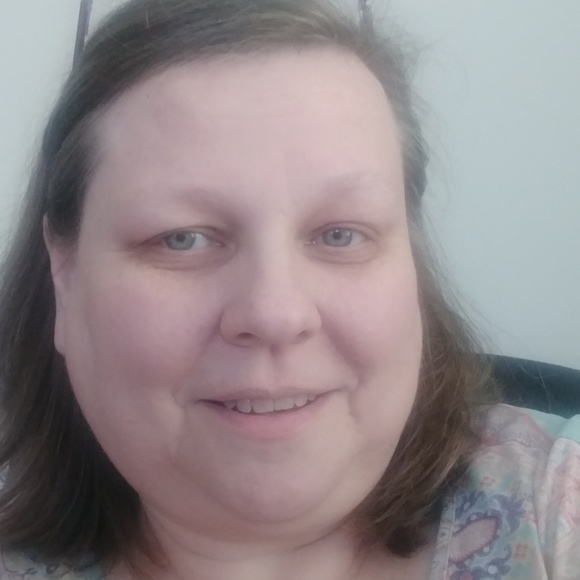 Meet your Posher, Lisa - Picture 1 of 1